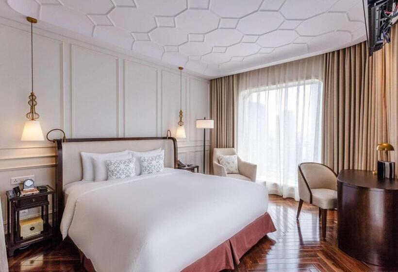 Deluxe Kamer met Kingsize Bed en Uitzicht op de Stad, Des Arts Saigon Mgallery Collection