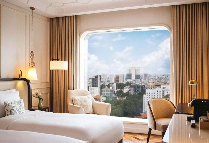 Deluxe Room City View, Des Arts Saigon Mgallery Collection