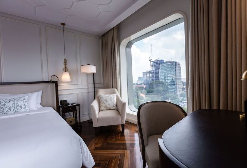 Deluxe Room, Des Arts Saigon Mgallery Collection