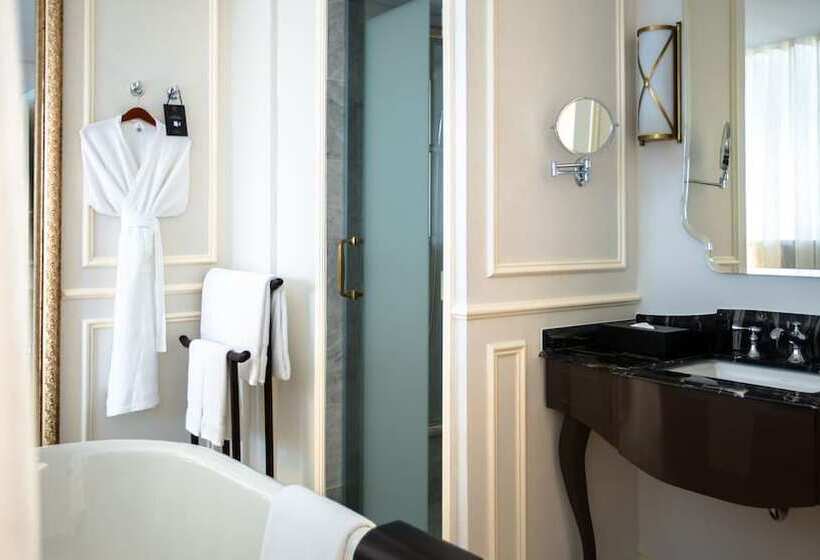 Deluxe Kamer, Des Arts Saigon Mgallery Collection