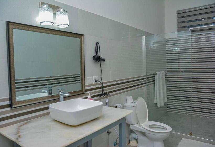 اتاق لوکس, Best Western Jangwani Sea Breeze Resort