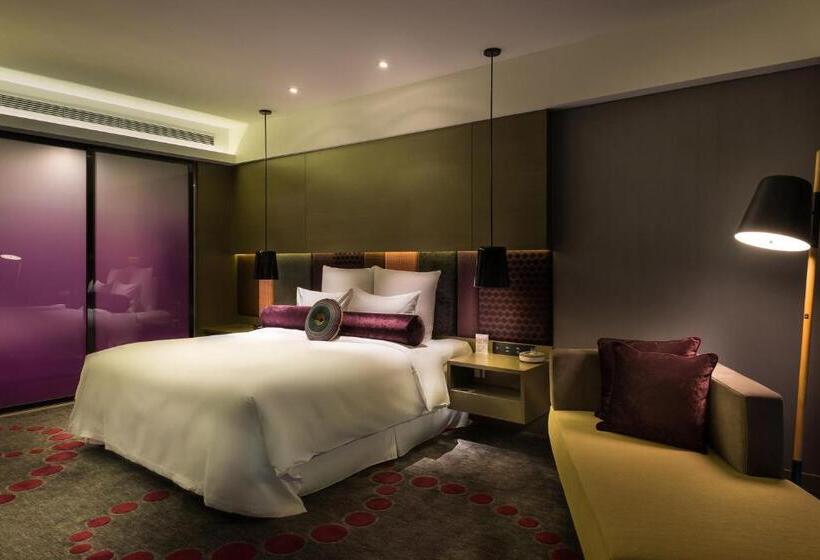 Superior Zimmer Kingsize Bett, Pullman Nanjing Lukou Airport