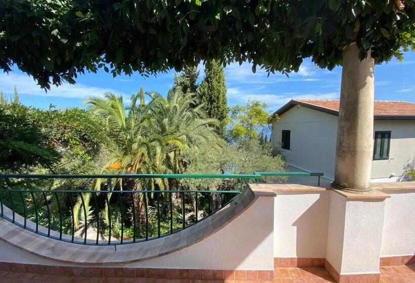 آپارتمان 1 خوابه با تراس, Residence Terra Rossa Taormina