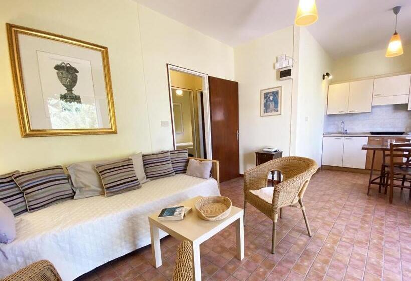 آپارتمان 1 خوابه با تراس, Residence Terra Rossa Taormina