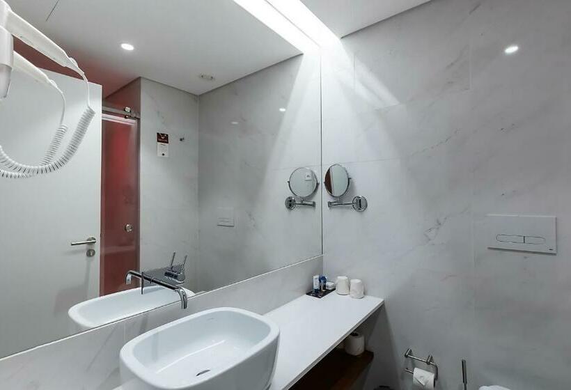 سوییت خانوادگی, The 7 Hotel, Suites, Studios & Apartments