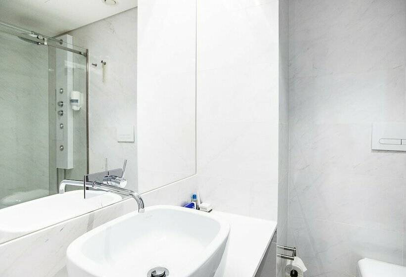 سوییت اجرایی, The 7 Hotel, Suites, Studios & Apartments