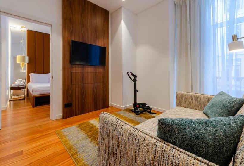 سوییت اجرایی, The 7 Hotel, Suites, Studios & Apartments