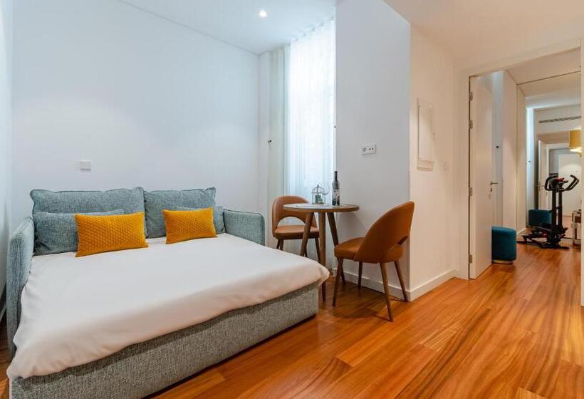 سوئیت جونیور اینتریور, The 7 Hotel, Suites, Studios & Apartments