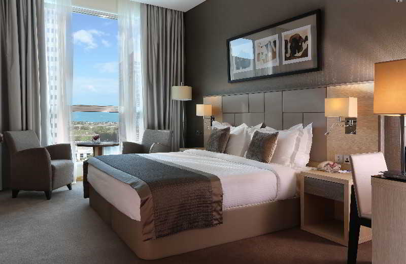اتاق لوکس با چشم‌انداز دریا, Tryp By Wyndham Abu Dhabi City Center