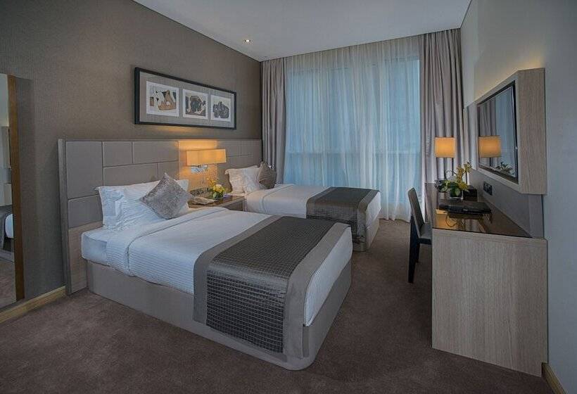 اتاق لوکس با چشم‌انداز دریا, Tryp By Wyndham Abu Dhabi City Centre