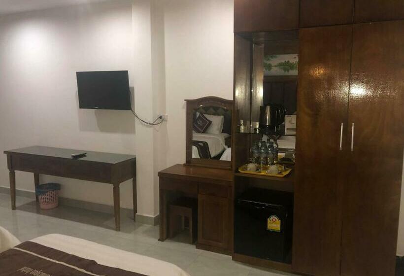 اتاق لوکس با بالکن, Vientiane Garden Villa