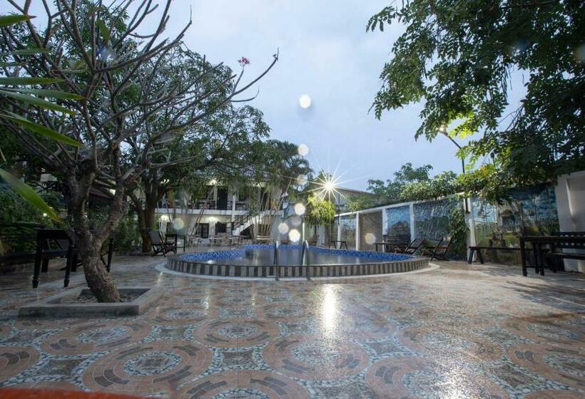 اتاق لوکس با بالکن, Vientiane Garden Villa