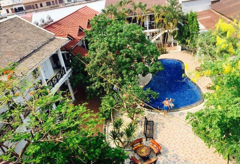 غرفة ديلوكس مزودة بشرفة, Vientiane Garden Villa