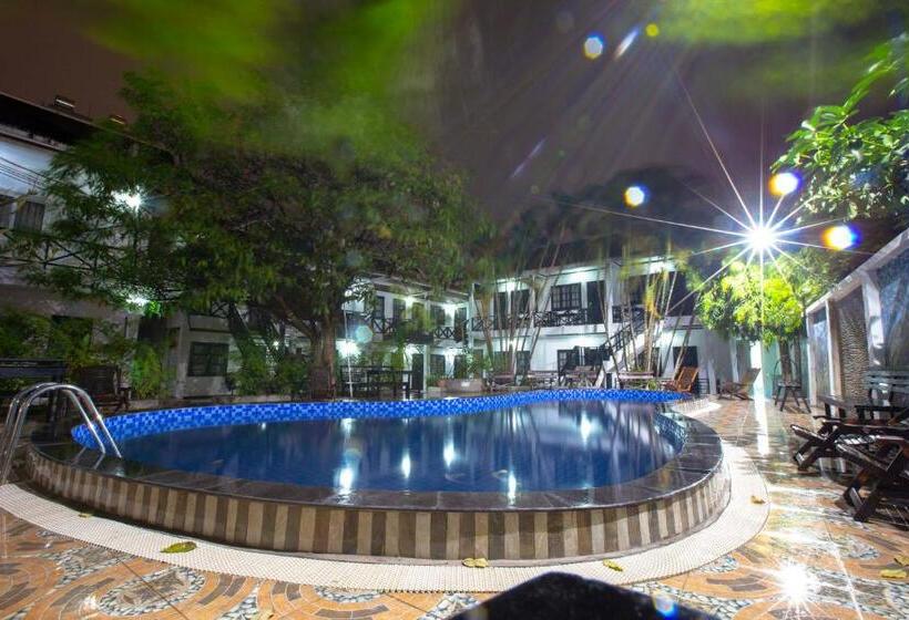 غرفة ديلوكس مزودة بشرفة, Vientiane Garden Villa