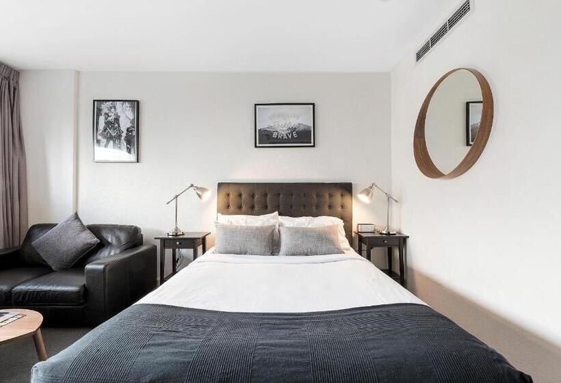 استودیوی استاندارد, Ridge Apartment