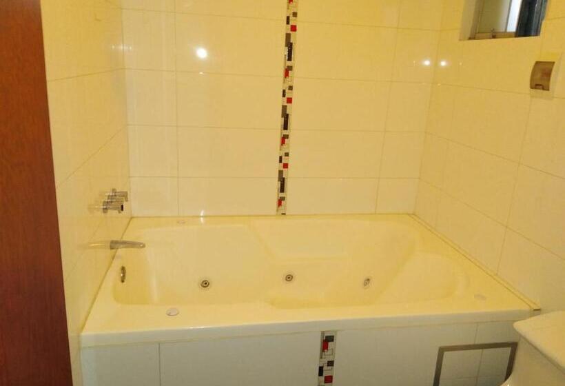 سوئیت با تخت بزرگ, Gran Hotel Ica