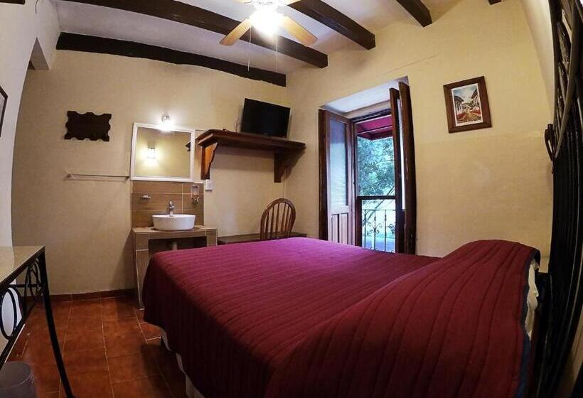 اتاق استاندارد, El Carmen, Morelia