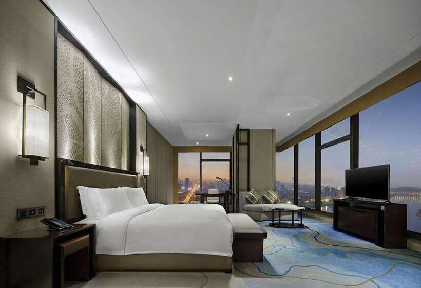 اتاق استاندارد با تخت بزرگ, Hilton Zhuzhou