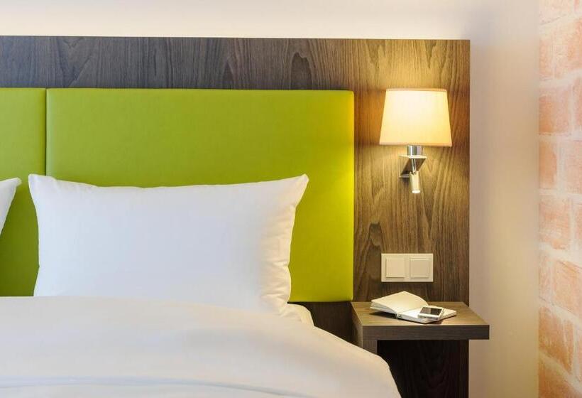 Standard Room, Ibis Styles Trier