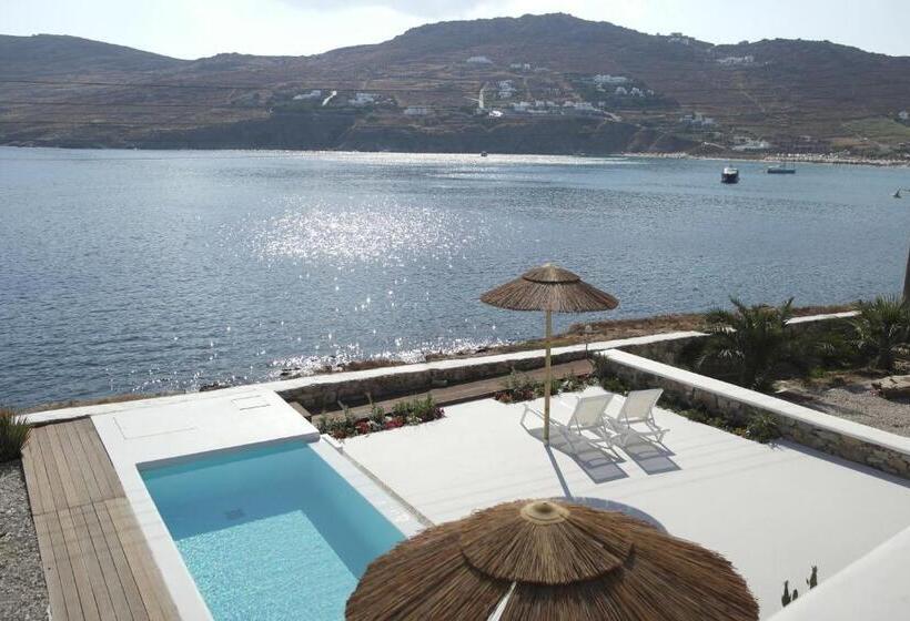 سوییت با چشم‌انداز دریا, Mykonos Pantheon