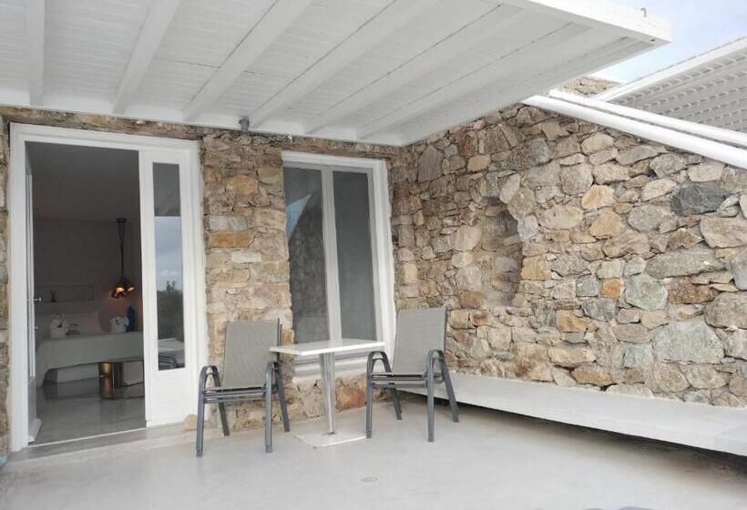 سوییت با چشم‌انداز دریا, Mykonos Pantheon