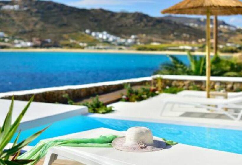سوییت با چشم‌انداز دریا, Mykonos Pantheon