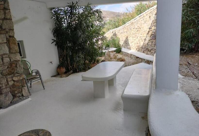 اتاق کلاسیک چهارنفره, Mykonos Pantheon