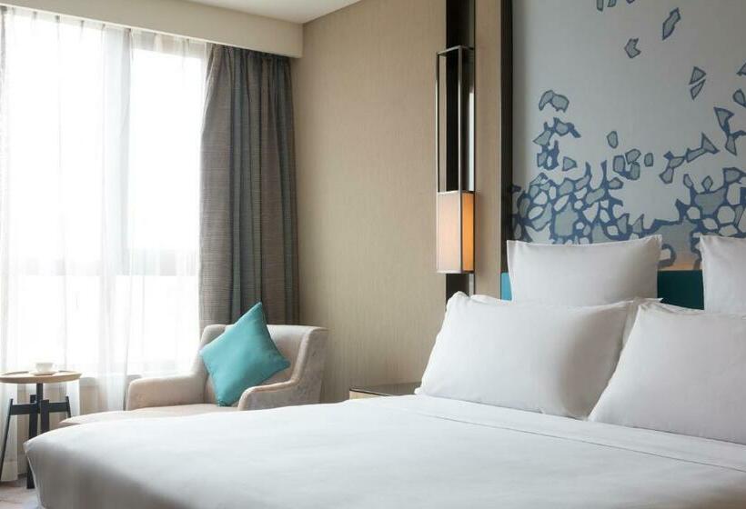 Deluxe Room King Size Bed, Pullman Taiyuan