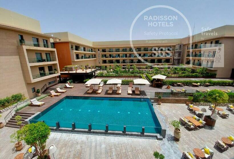 غرفة سوبيريور مطلة على حمام السباحة, Radisson Blu , Marrakech Carre Eden