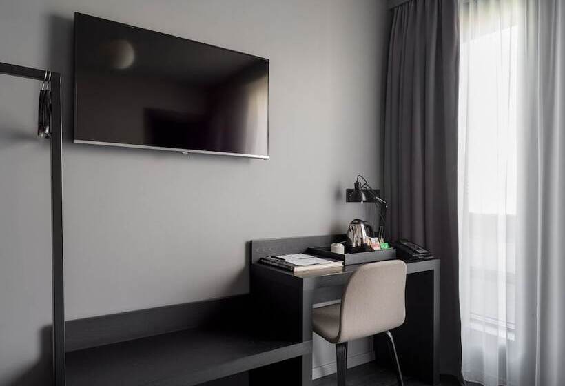 اتاق استاندارد یک نفره, Skuggi Hotel By Keahotels