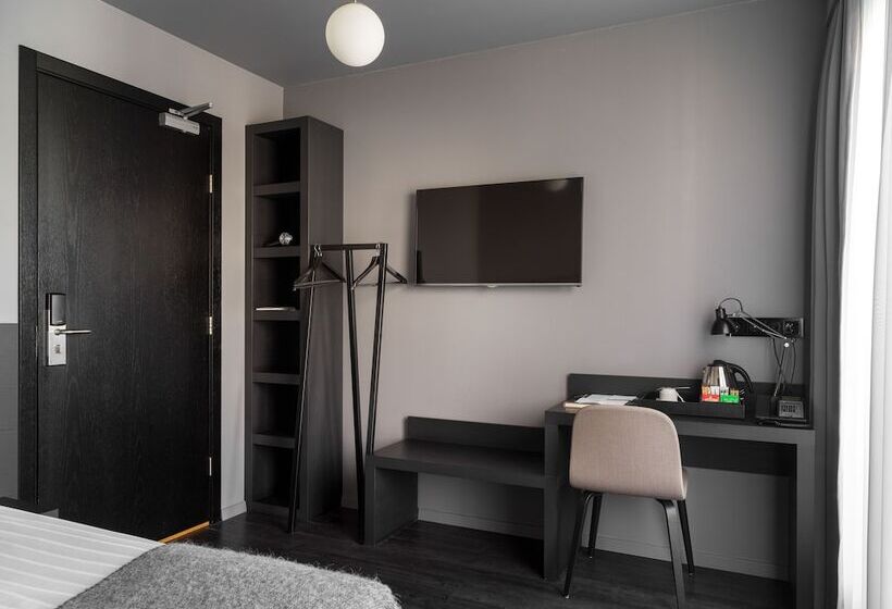 اتاق استاندارد یک نفره, Skuggi Hotel By Keahotels