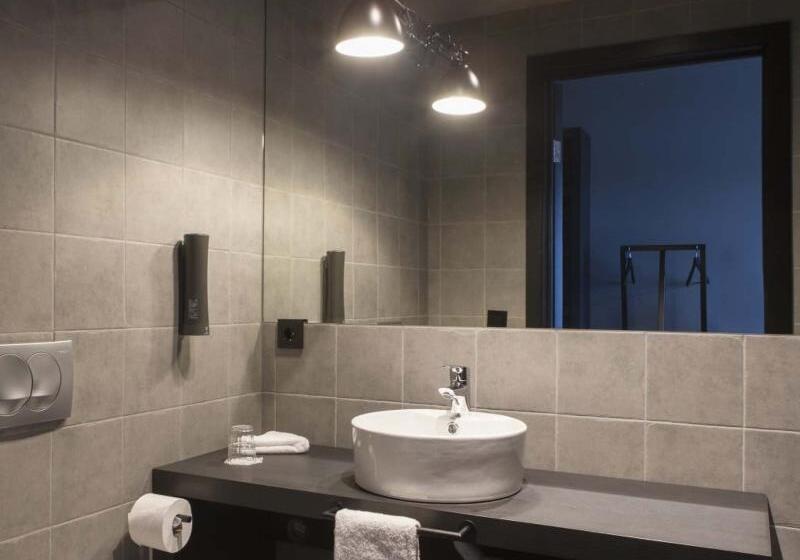 اتاق استاندارد یک نفره, Skuggi Hotel By Keahotels