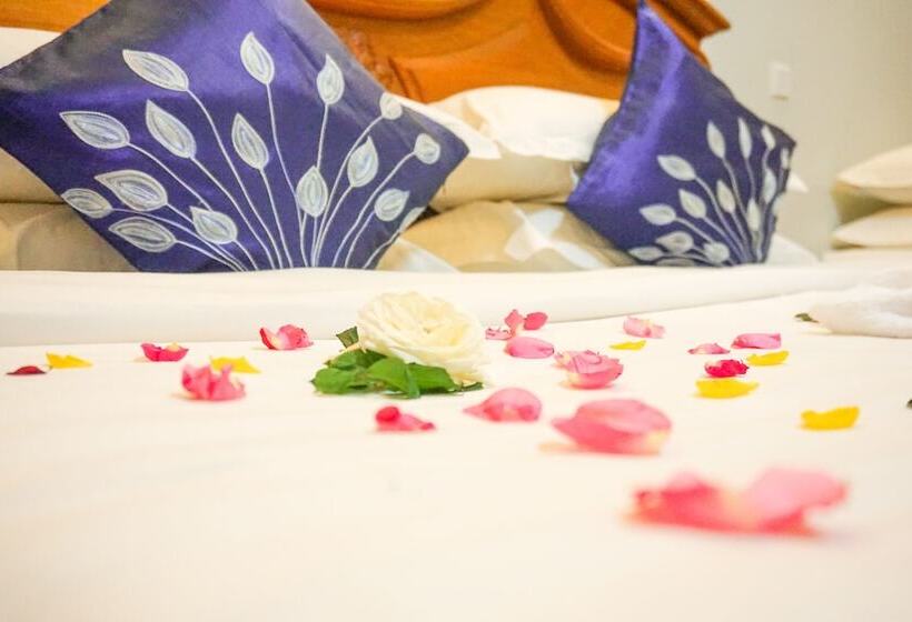 سوییت, Westay @ The Grand Nyaung Shwe, Inle Lake