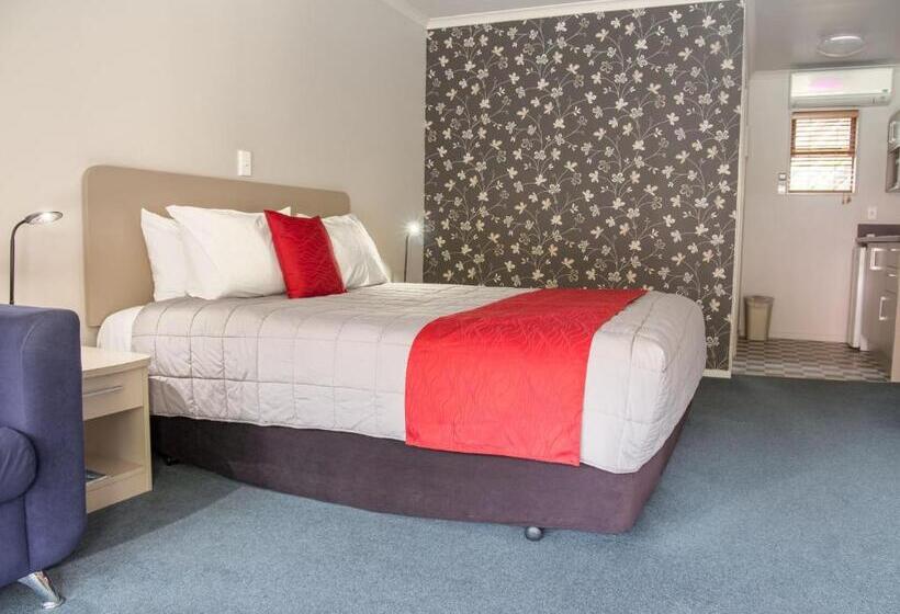 استودیوی استاندارد, Asure Scenic Route Motor Lodge