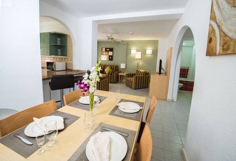 2 Bedroom Apartment, Ona El Marques