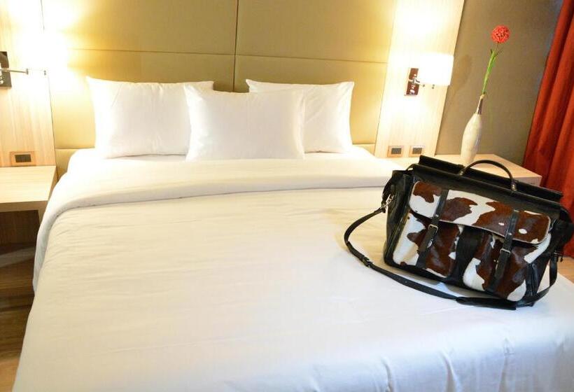 Deluxe-huone, Savoy Hotel Encarnación