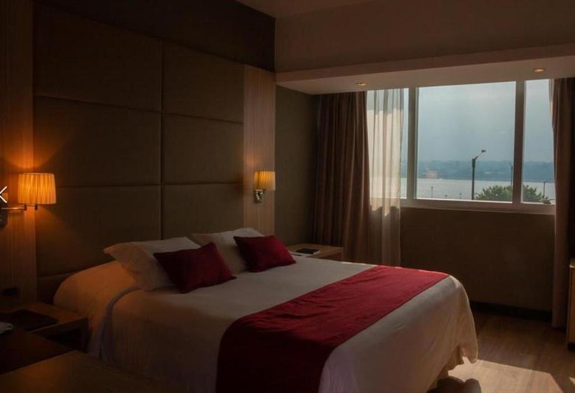 Superior-huone, Savoy Hotel Encarnación