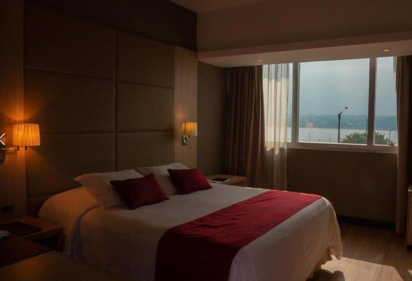 Superior Room, Savoy  Encarnacion