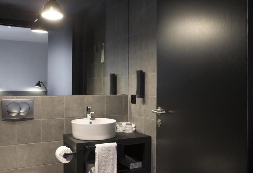 اتاق استاندارد یک نفره, Skuggi Hotel By Keahotels