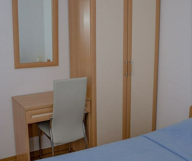 آپارتمان 2 خوابه با چشم‌انداز دریا, Aparthotel Marina Gromela