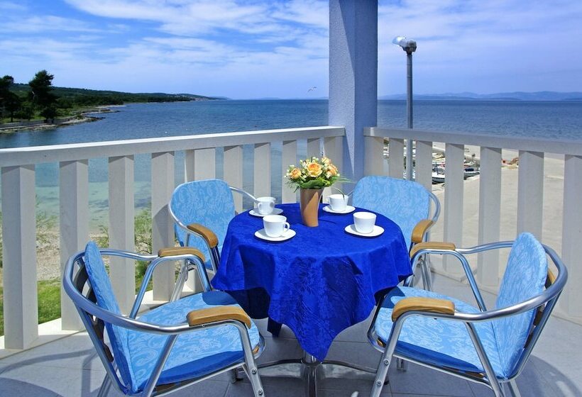 آپارتمان 2 خوابه با چشم‌انداز دریا, Aparthotel Marina Gromela