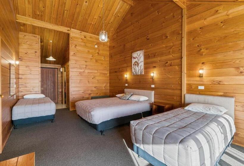 استودیو خانوادگی, Aspiring Lodge Motel