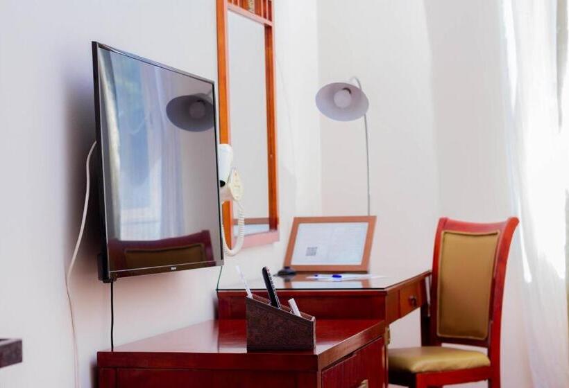 اتاق استاندارد با تخت بزرگ, Best Western Plus Paramount