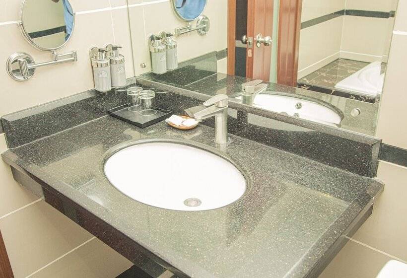 اتاق استاندارد با چشم‌انداز شهر, Best Western Plus Paramount
