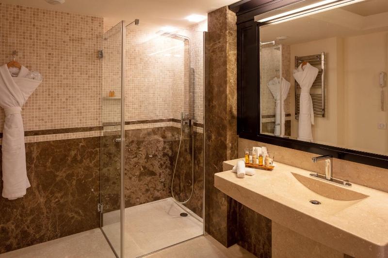 اتاق لوکس با چشم‌انداز دریا, Don Cesar