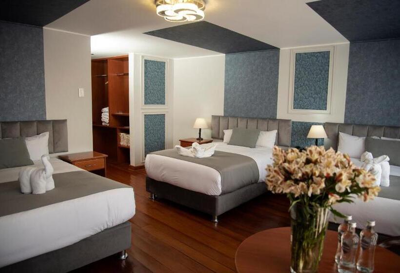 Habitación Triple Estándar, Fundador