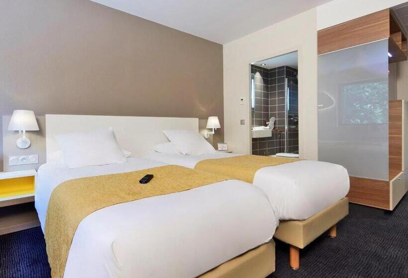 四人标准间, Kyriad Prestige Pau – Palais Des Sports