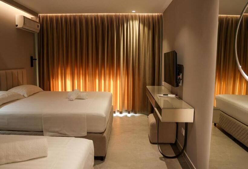 Triple Room Sea View, President