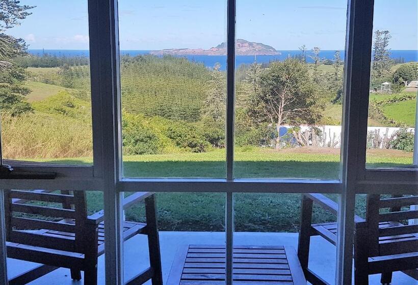 1 Bedroom House, Seaview Norfolk Island