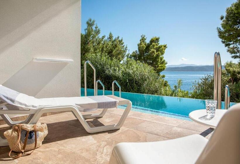 Standard swim-up room with sea view, Tui Blue Makarska